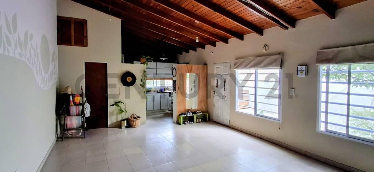 Foto de Venta de casa de 2 dormitorios, escritorio, en Sicardi, apta banco, imagen 2