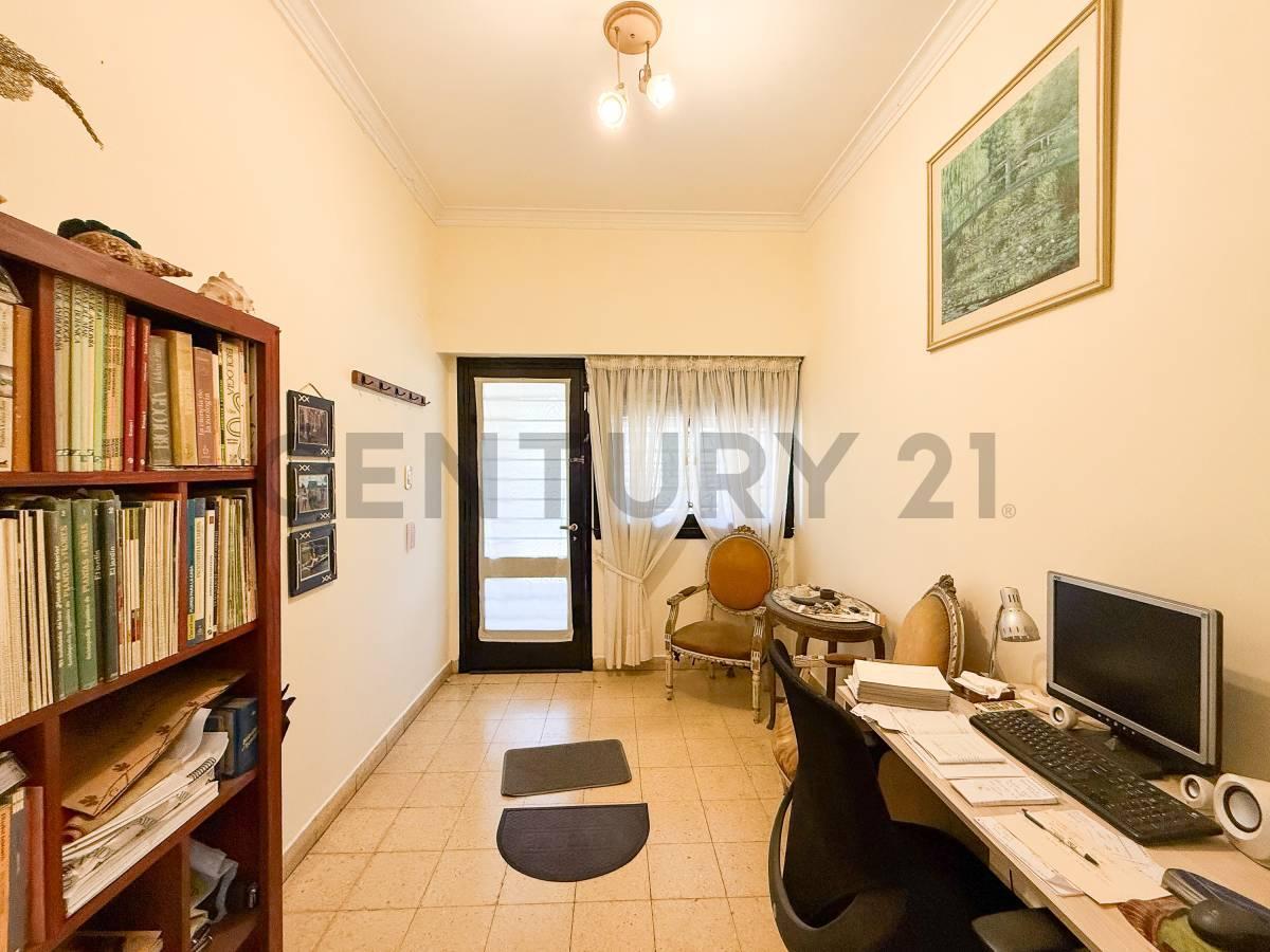 Foto de Casas 3 dormitorios en venta , La Plata con cochera y parque, imagen 3