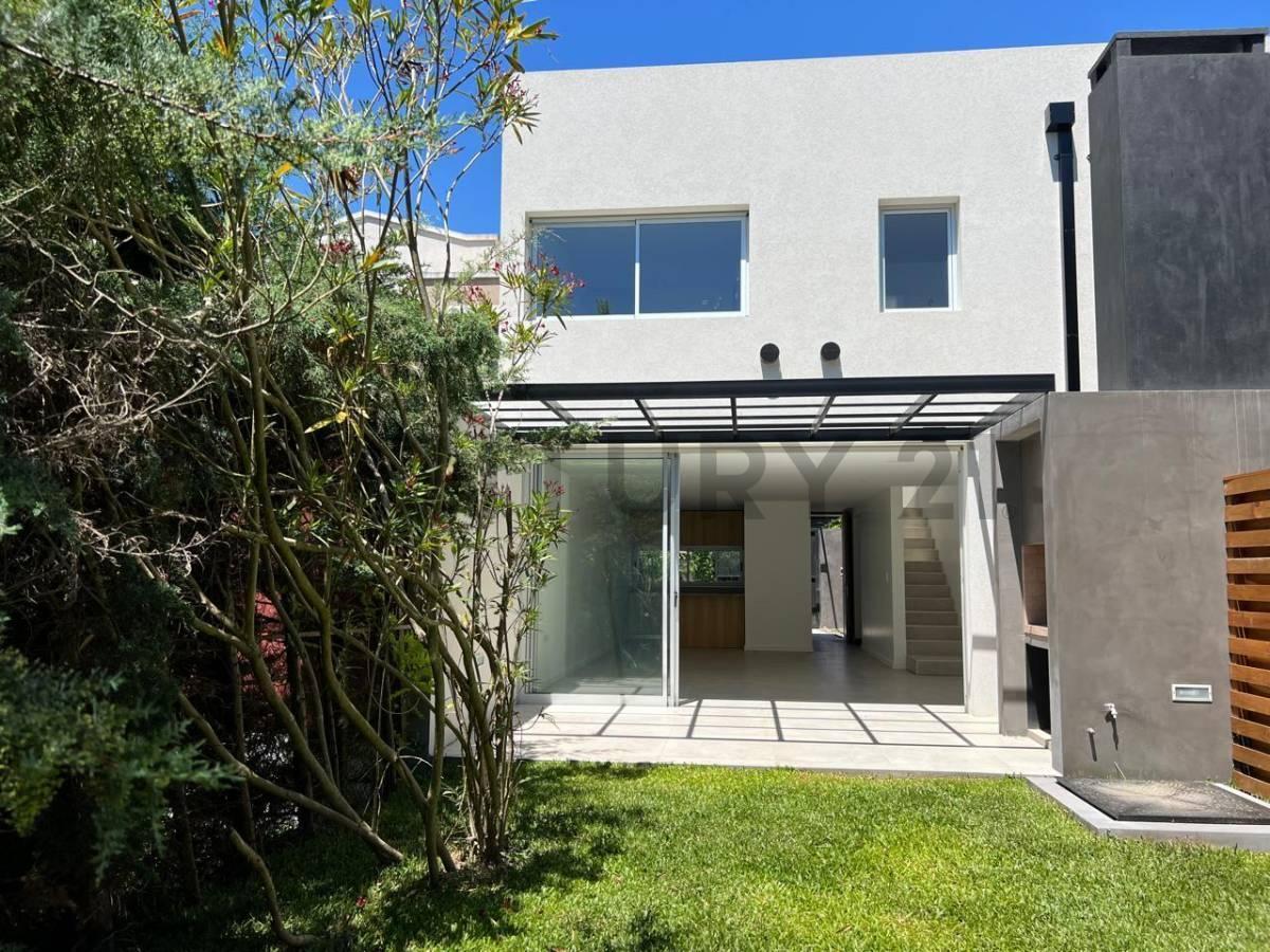 Foto de Casa en venta a estrenar de 3 Dormitorios en City Bell, imagen 1