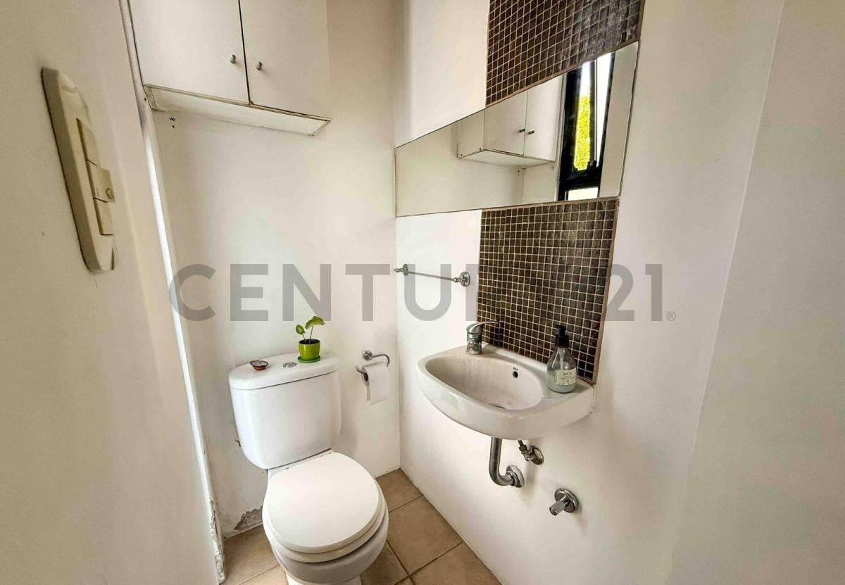 Foto de Casas 2 dormitorios en venta, La Plata. Con patio y cochera, imagen 5