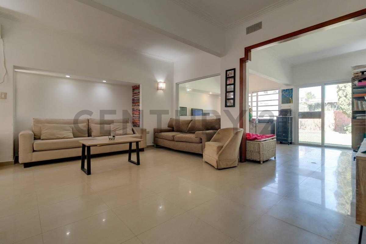 Foto de Casa en venta de 4 dormitorios en City Bell entre caminos, imagen 4