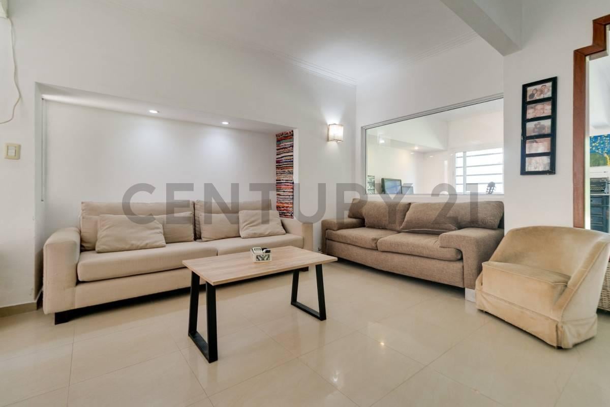 Foto de Casa en venta de 4 dormitorios en City Bell entre caminos, imagen 1