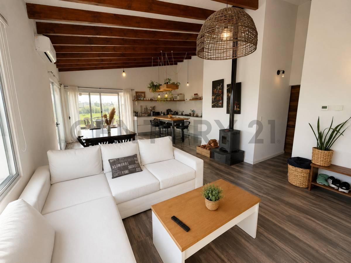 Foto de Casas en venta en La Plata, 3 dormitorios con pileta, barrio, imagen 3