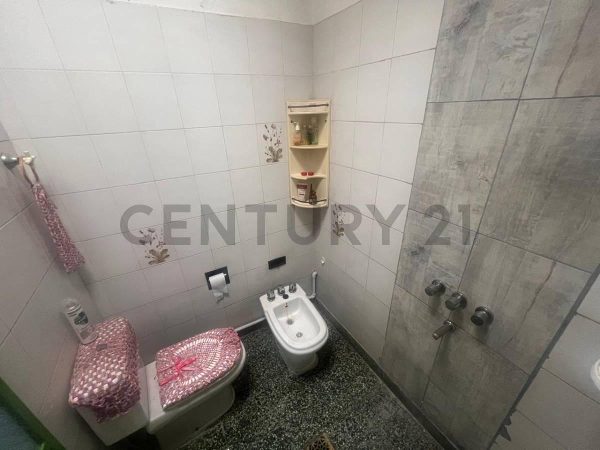 Foto de Casa con local en venta Berazategui, imagen 4