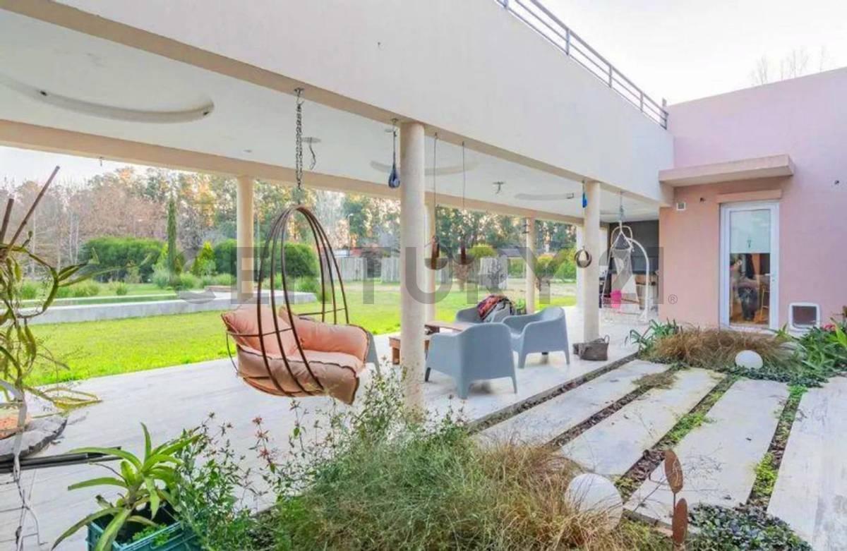 Foto de Venta de increible Casa en Campos de Roca I, imagen 3