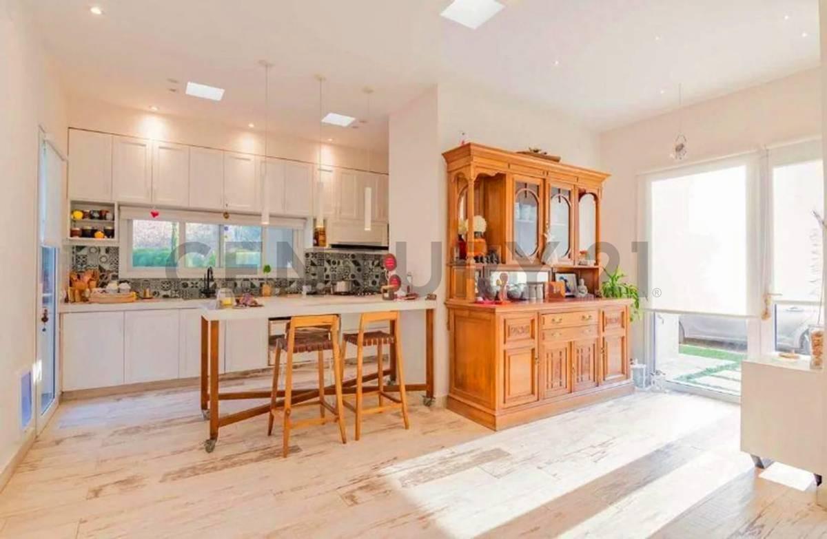 Foto de Venta de increible Casa en Campos de Roca I, imagen 2