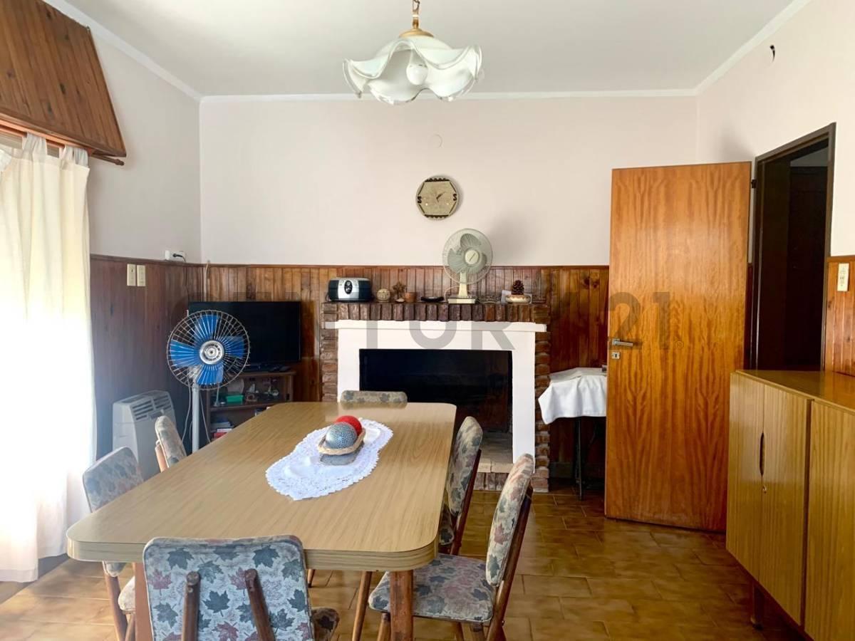 Foto de Casa de 4 Dormitorios con pileta en Villa Elisa, La Plata, imagen 4