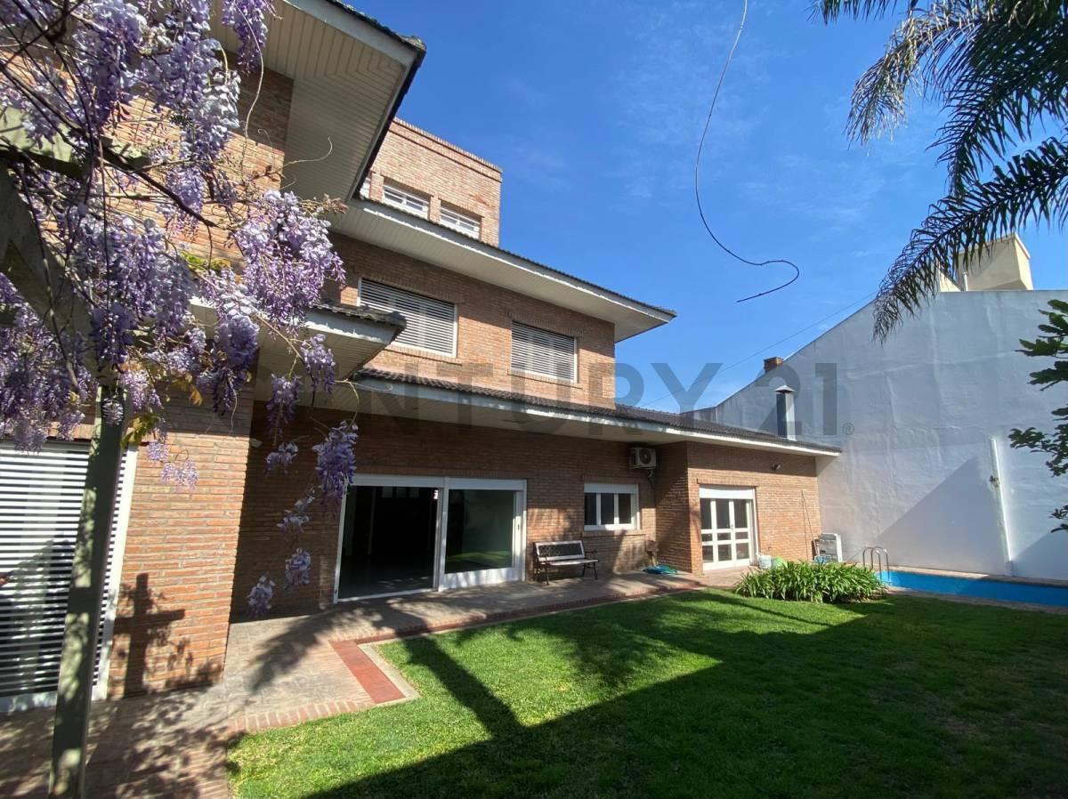 Foto de Casas en venta en La Plata, 4 dormitorios con pileta, imagen 5