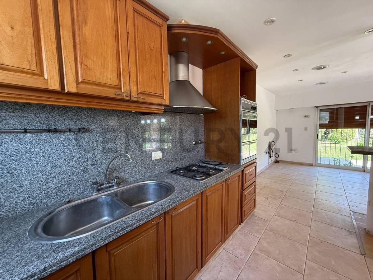 Foto de Casa en venta, sobre lote de 900 mts2, 2 ambientes, quincho, en, imagen 4