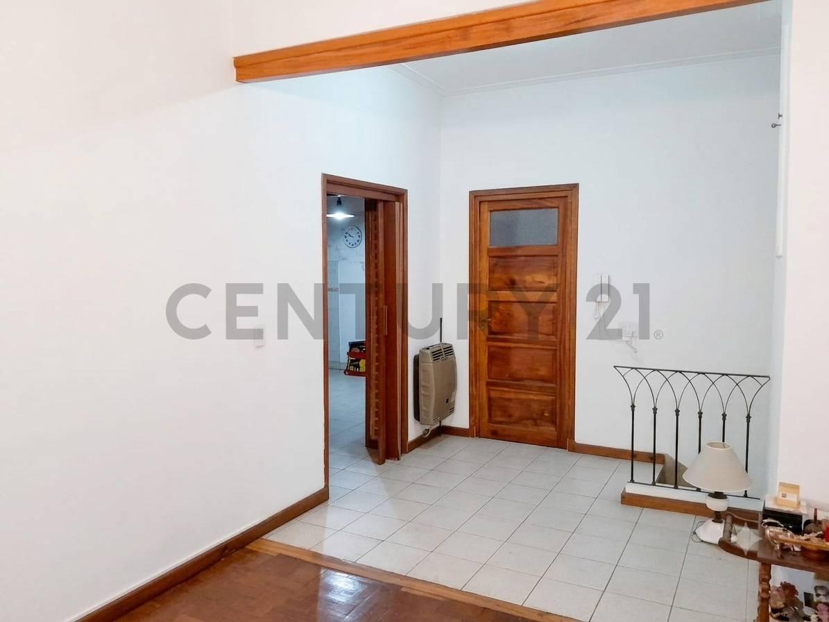 Foto de PH / Departamento de Época de 1 dormitorio / 2 en Diagonal 93, imagen 2
