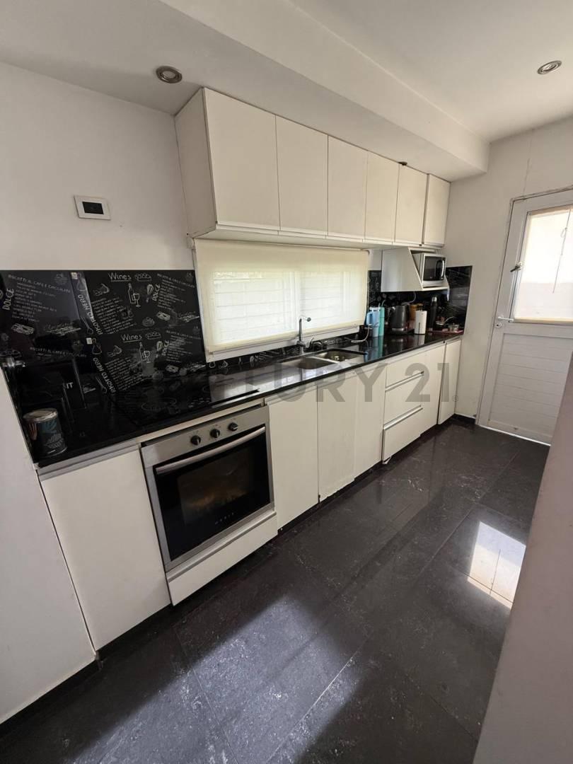 Foto de Casa en venta en La Plata, imagen 1