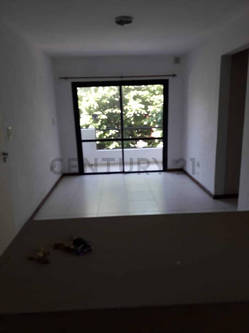 Foto de Venta de Departamento 2 Dorm con Patio en La Plata, imagen 3