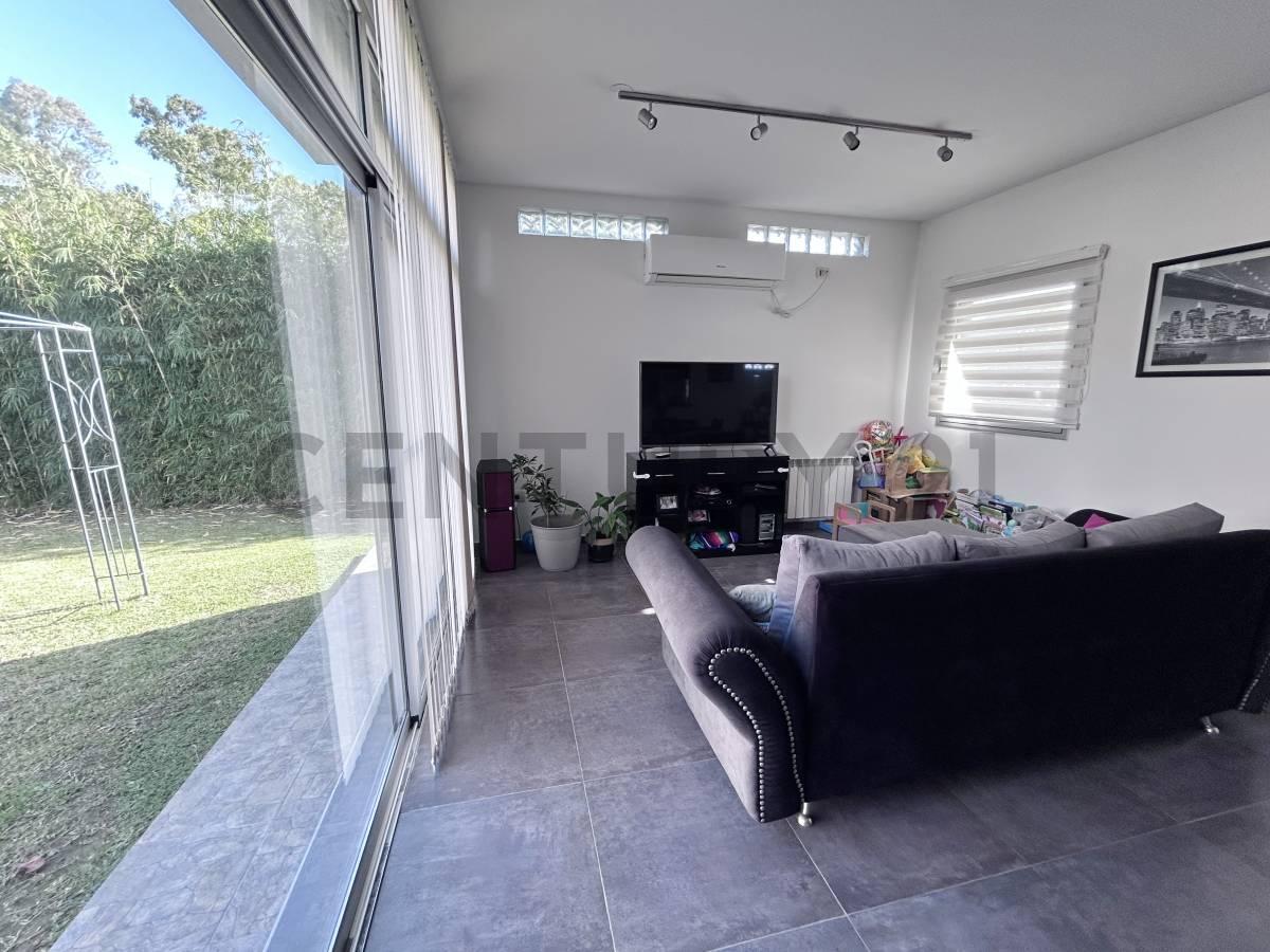 Foto de Venta Casa de 4 Dormitorios en Villa del Plata, Punta Lara, Ensenada, imagen 1