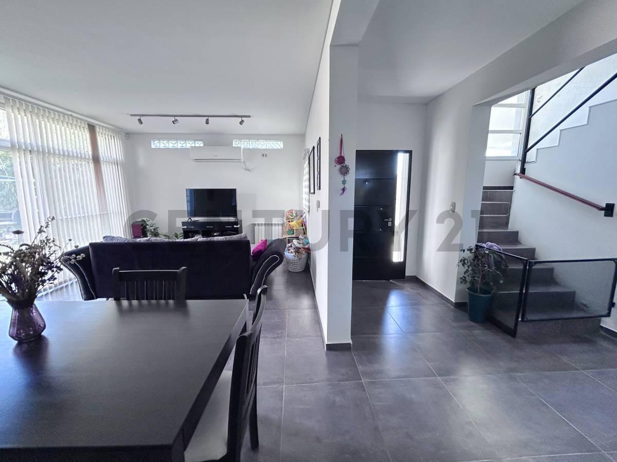 Foto de Venta Casa de 4 Dormitorios en Villa del Plata, Punta Lara, Ensenada, imagen 4