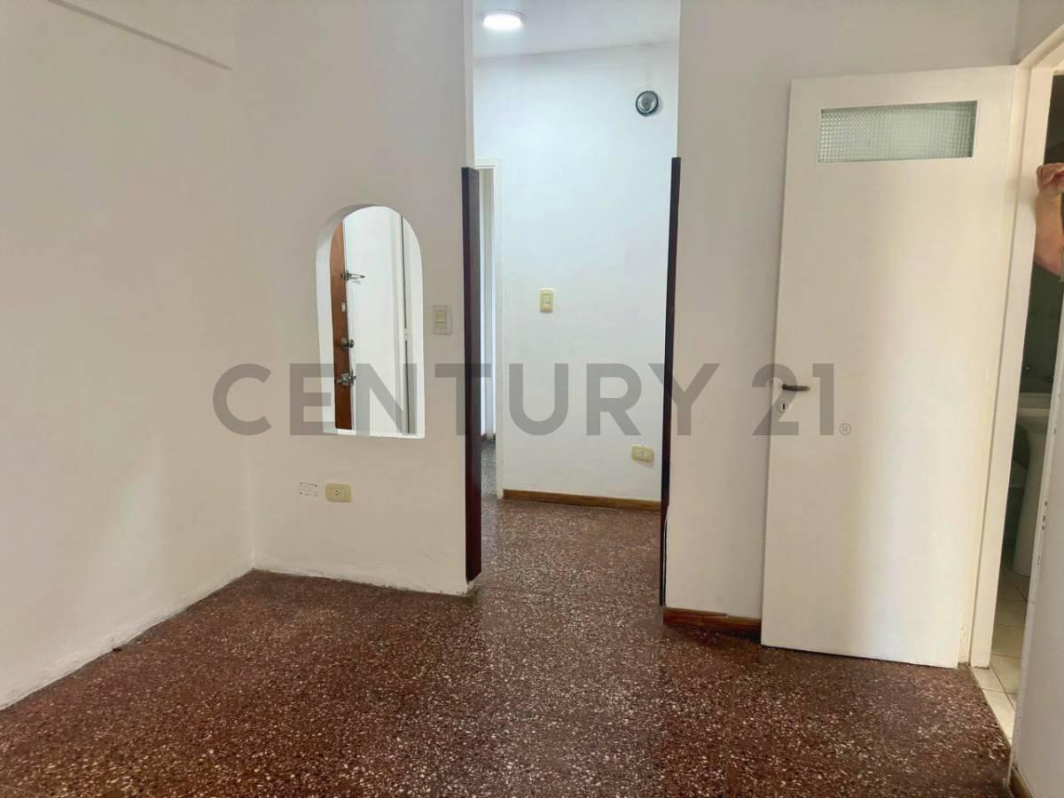 Foto de Venta de Departamento de 2 Dormitorios en La Plata, imagen 3