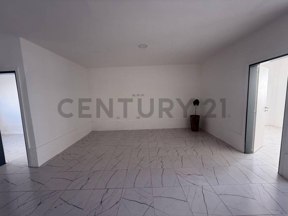 Foto de Ph en venta con pileta y cochera en San Carlos La Plata, imagen 2