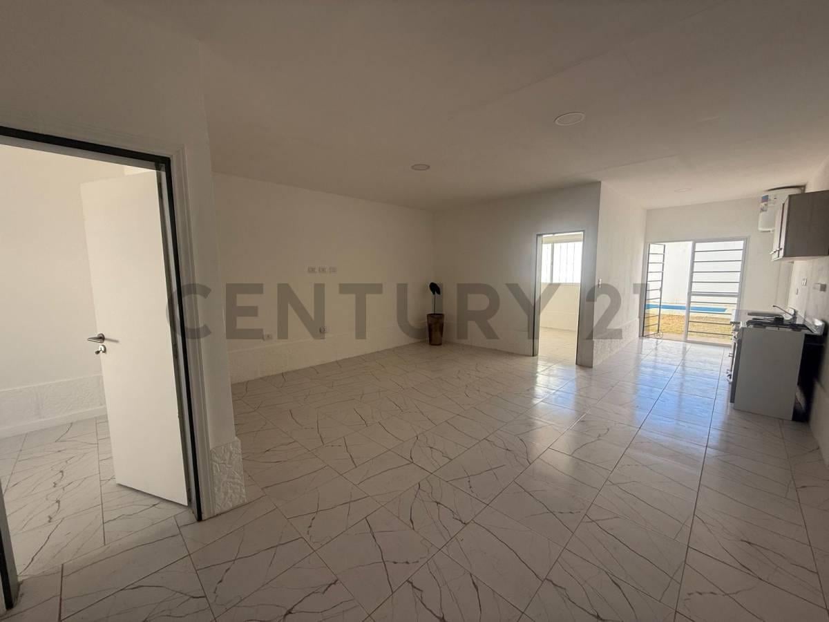 Foto de Ph en venta con pileta y cochera en San Carlos La Plata, imagen 4