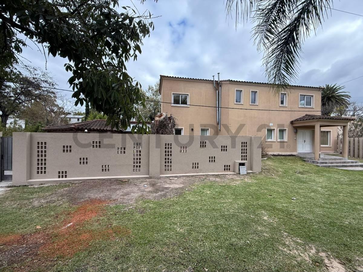 Foto de Casa en venta 4 dormitorios con pileta y parque City Bell, imagen 1