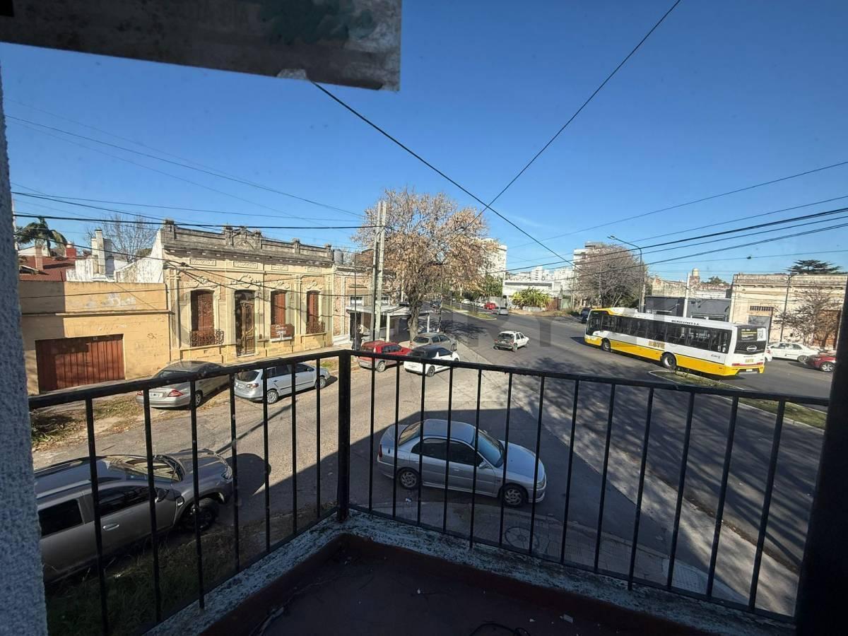 Foto de Casa o local comercial en esquina La Plata., imagen 1