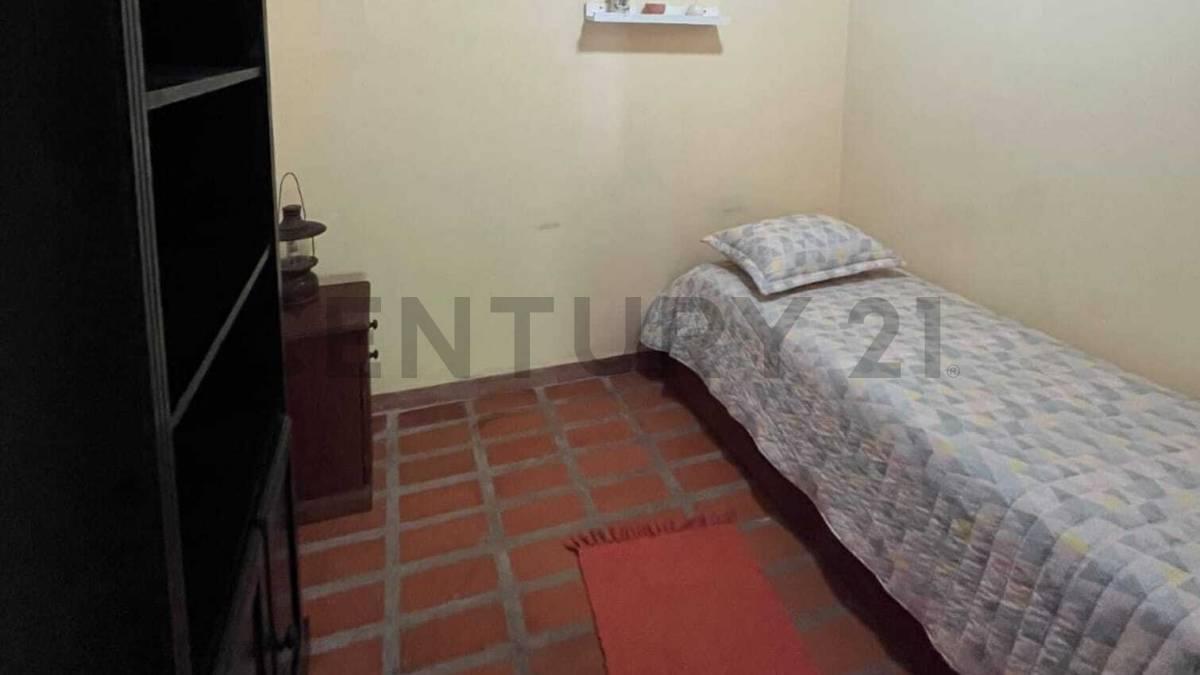 Foto de Casa quinta en Villa Elisa con parque, pileta cubierta y quincho, imagen 5