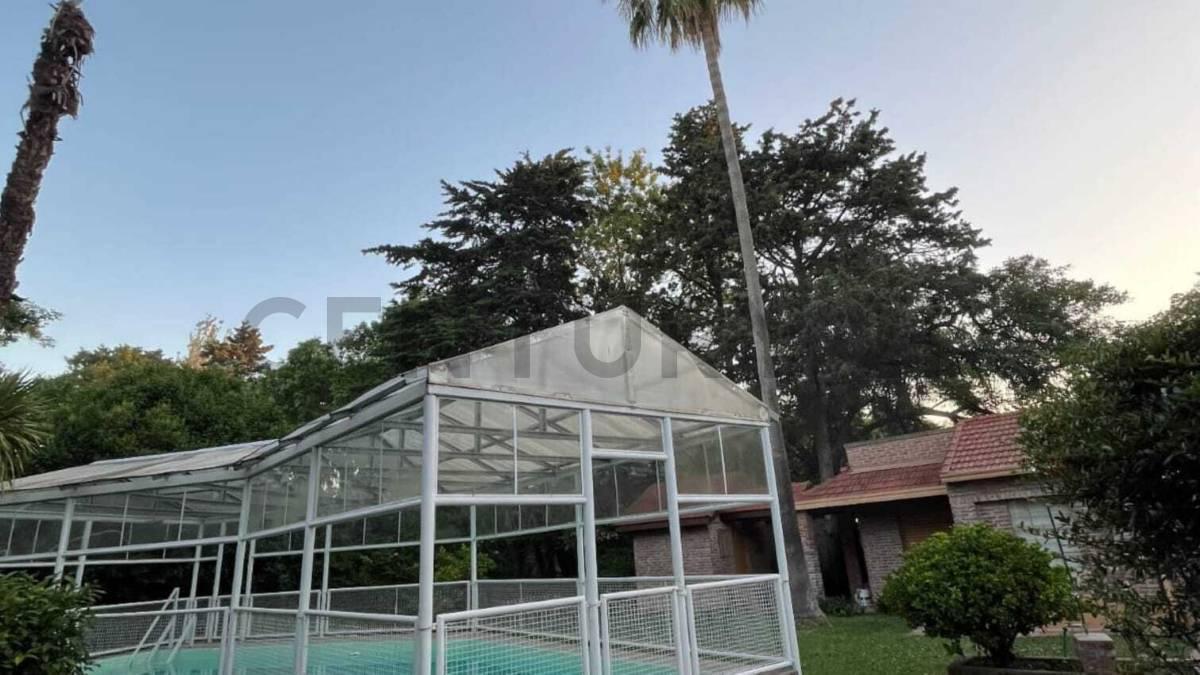 Foto de Casa quinta en Villa Elisa con parque, pileta cubierta y quincho, imagen 4