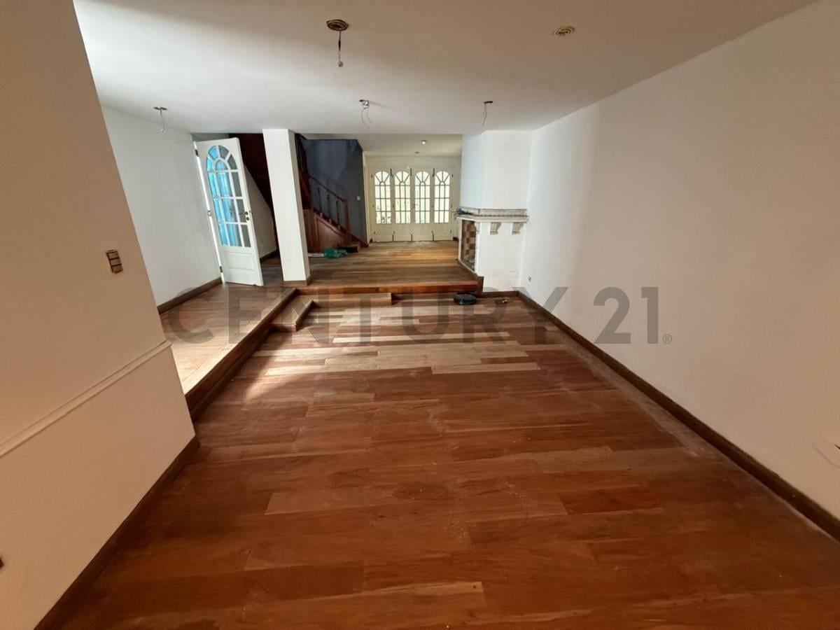Foto de Casa de 3 dormitorios en venta La Plata, imagen 2