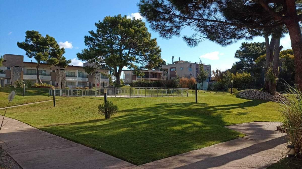 Foto de Departamento 2 Amb Amoblado C/ Coch En Venta En Las Gaviotas, imagen 2