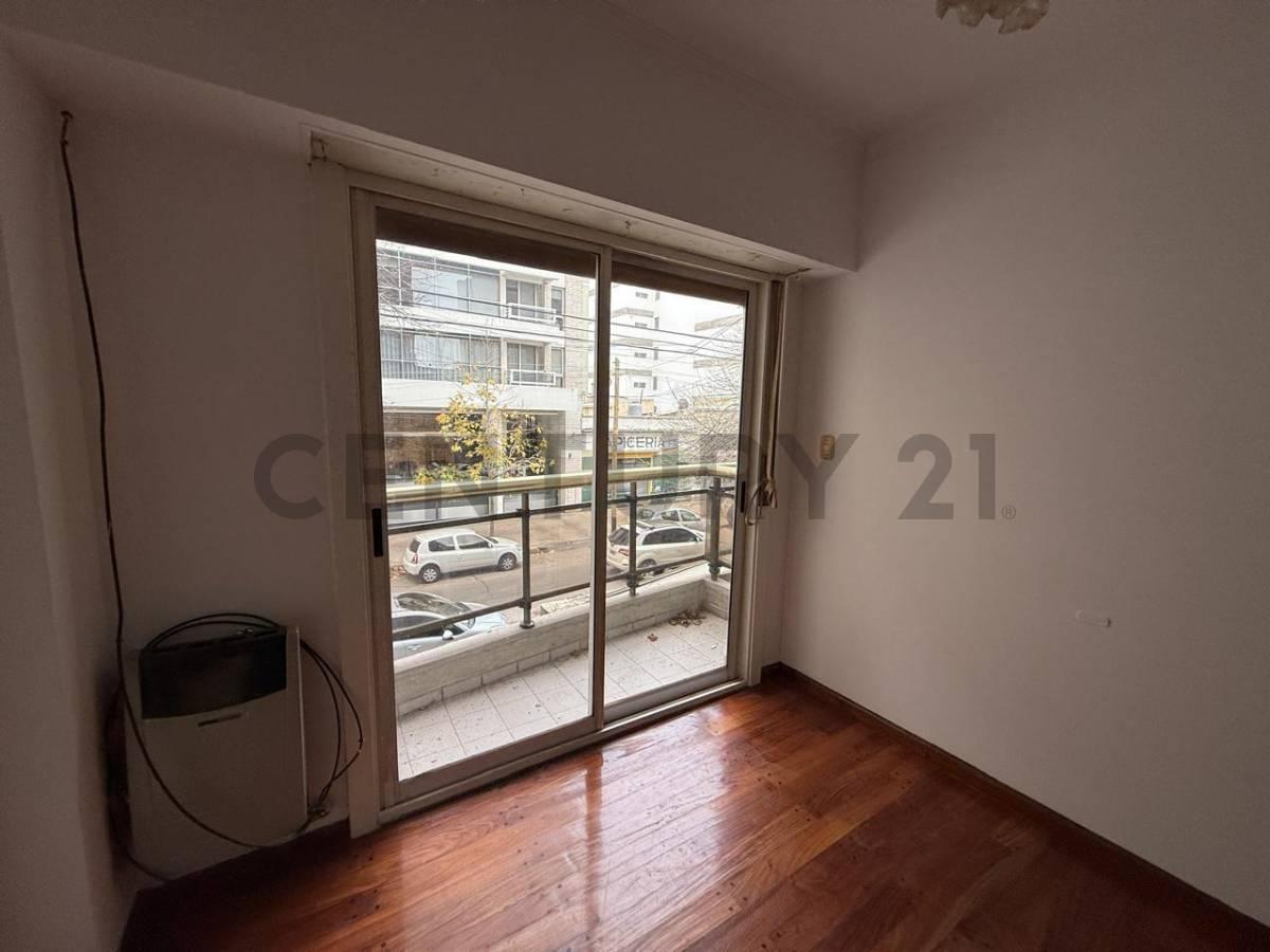 Foto de Departamento 2 dormitorios al frente con cochera, imagen 3