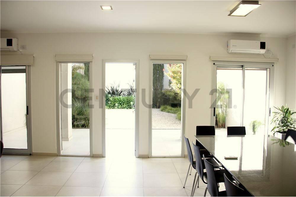 Foto de Edificio de oficinas en Venta La Plata, imagen 3