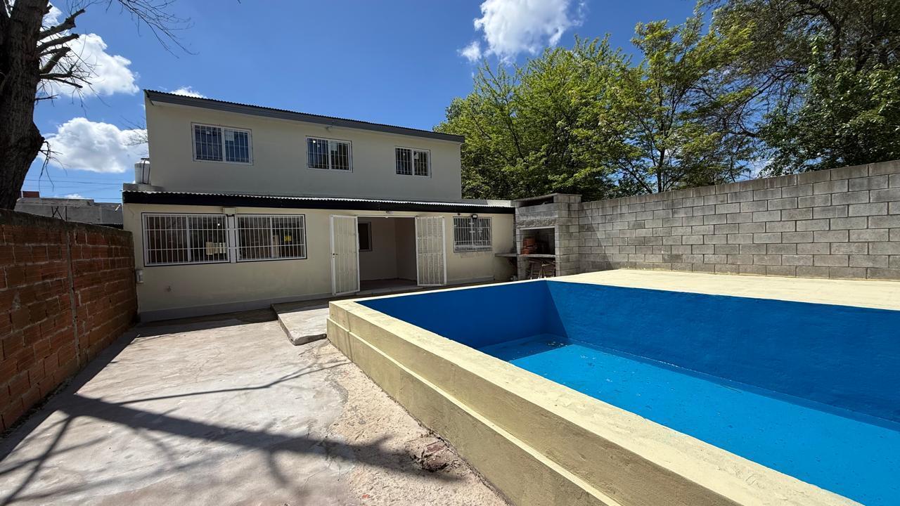 Foto de Casa en venta en El Retiro, imagen 1