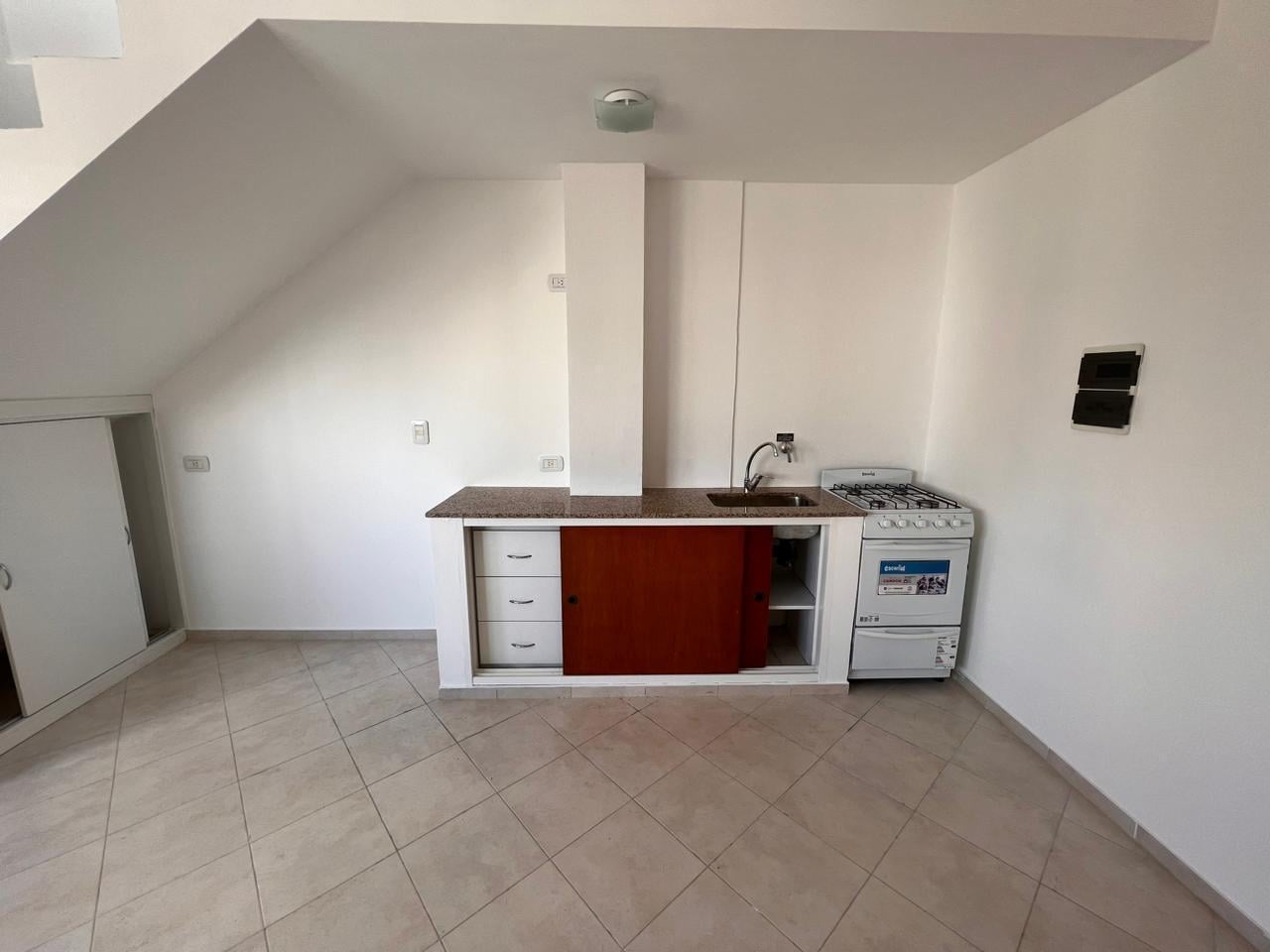 Foto de Departamento en alquiler en La Plata, imagen 4