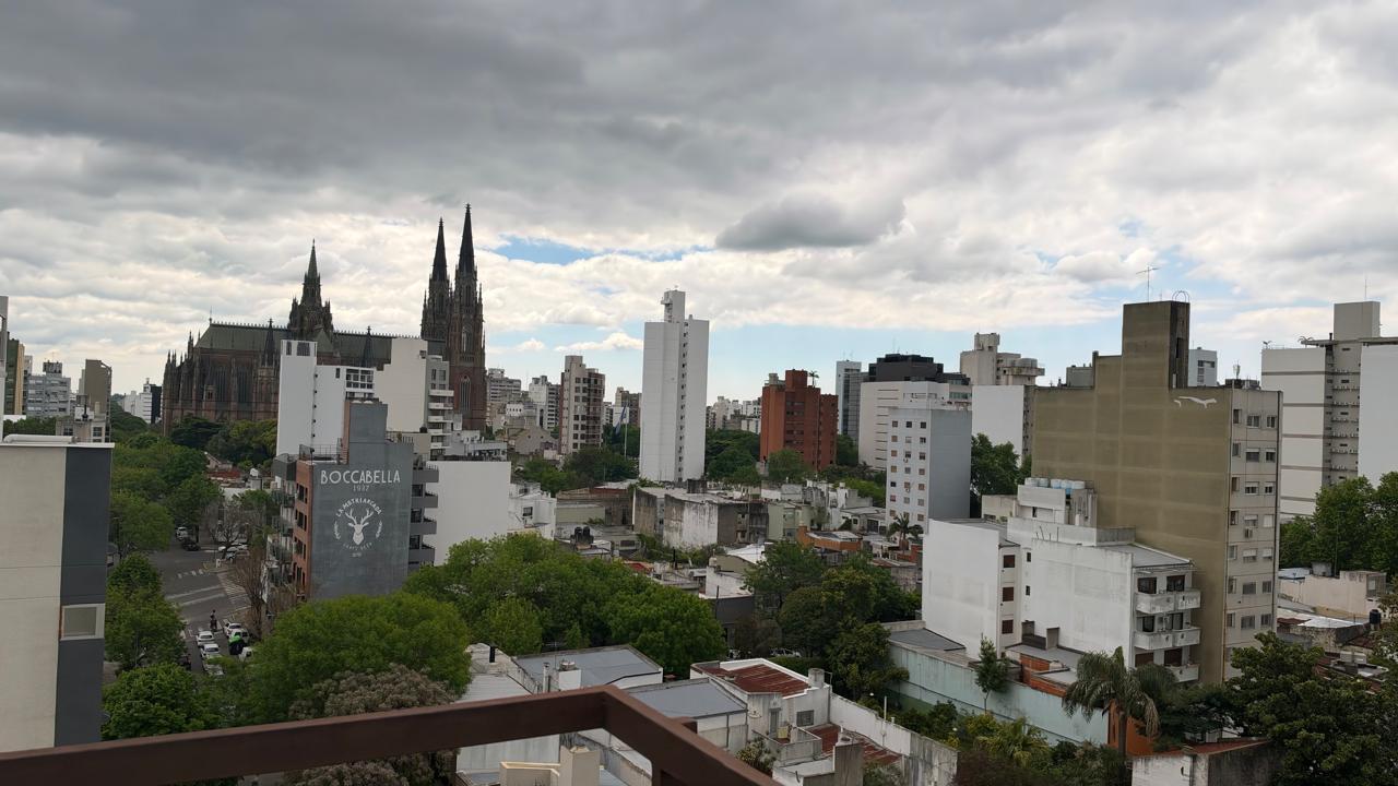 Foto de Departamento de 2 Dormitorios en venta en La Plata, imagen 1