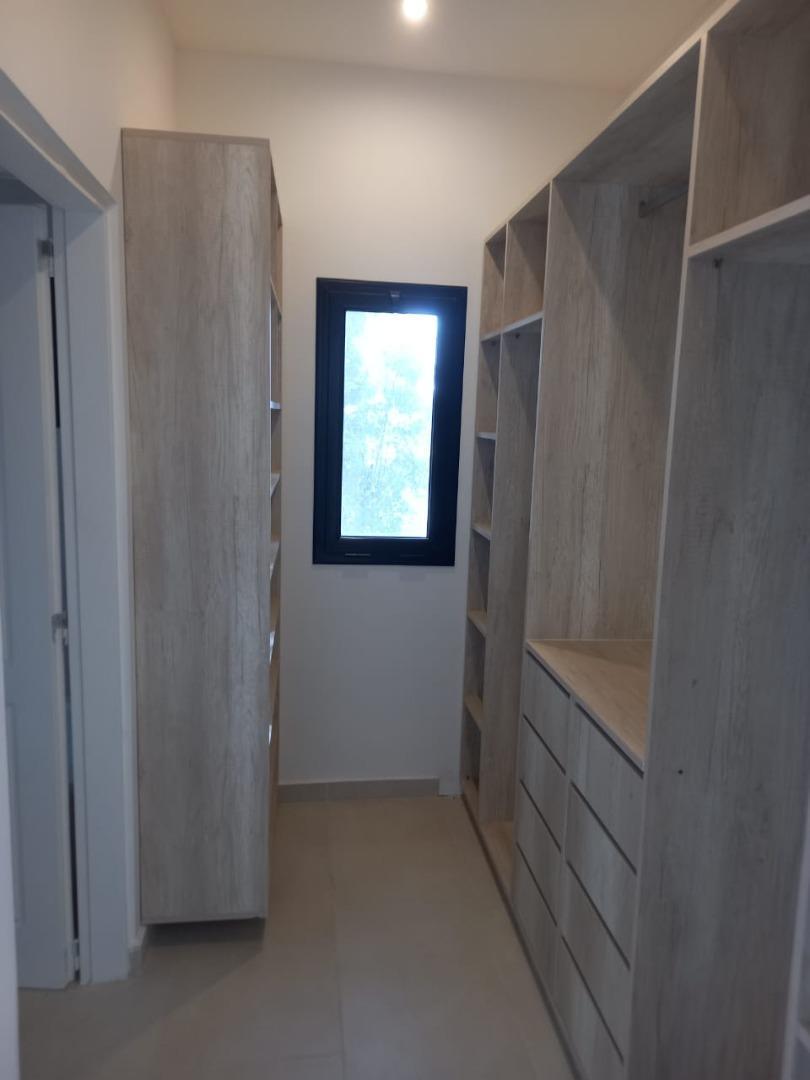 Casa en Venta, 4 Ambientes, Santa Elena, Pilar del Este 1