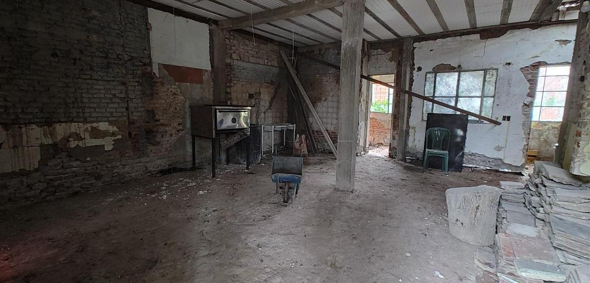 Propiedad en Venta a Refaccionar de 175 m² 3