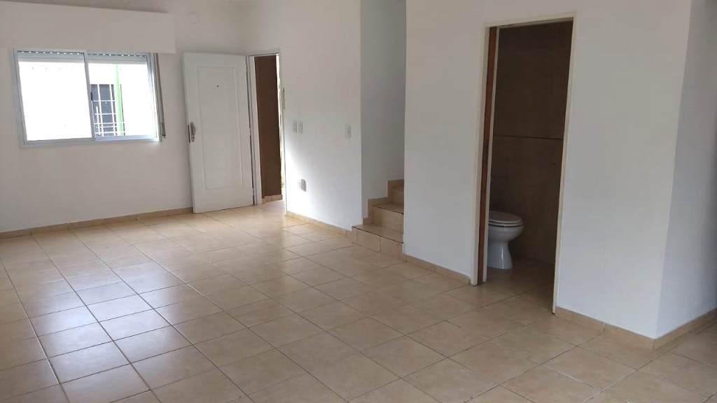 Dúplex de 3 Ambientes en Calles "San Juan" y "Vélez Sarsfield". 3