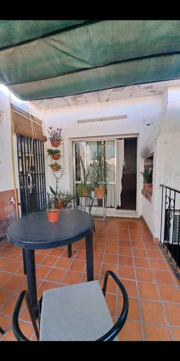 Casa Centrica en Excelente Estado con Local Comercial. 5