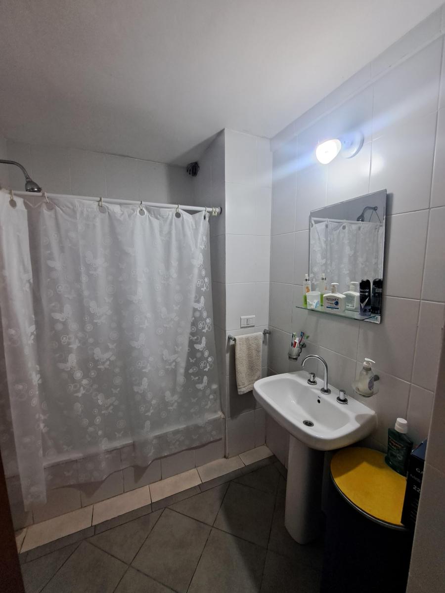 Departamento Semi - Céntrico en Venta en Excelentes Condiciones con Cochera. 4