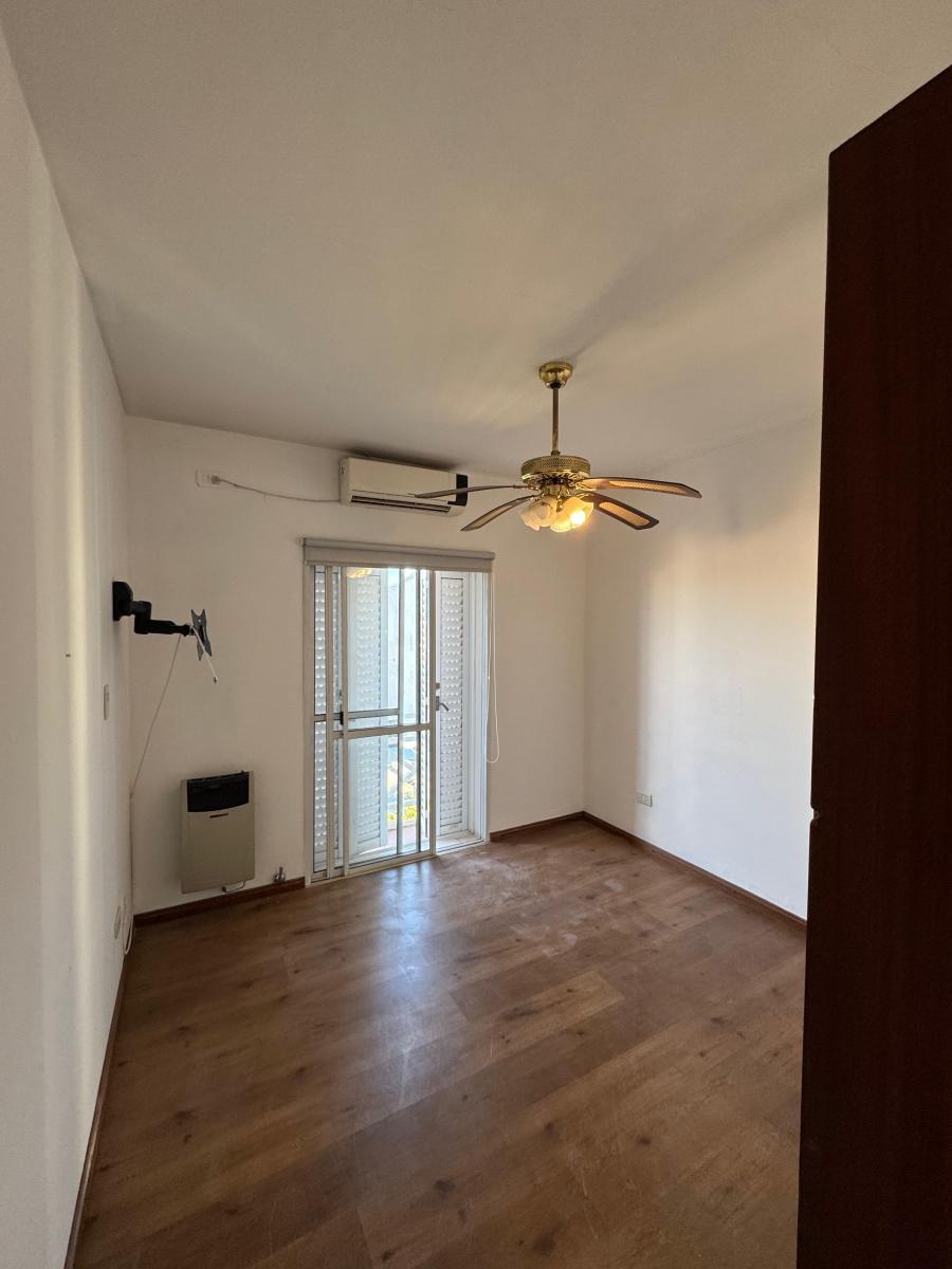 Departamento Céntrico con Cochera en Perfecto Estado en Gualeguaychú. 2