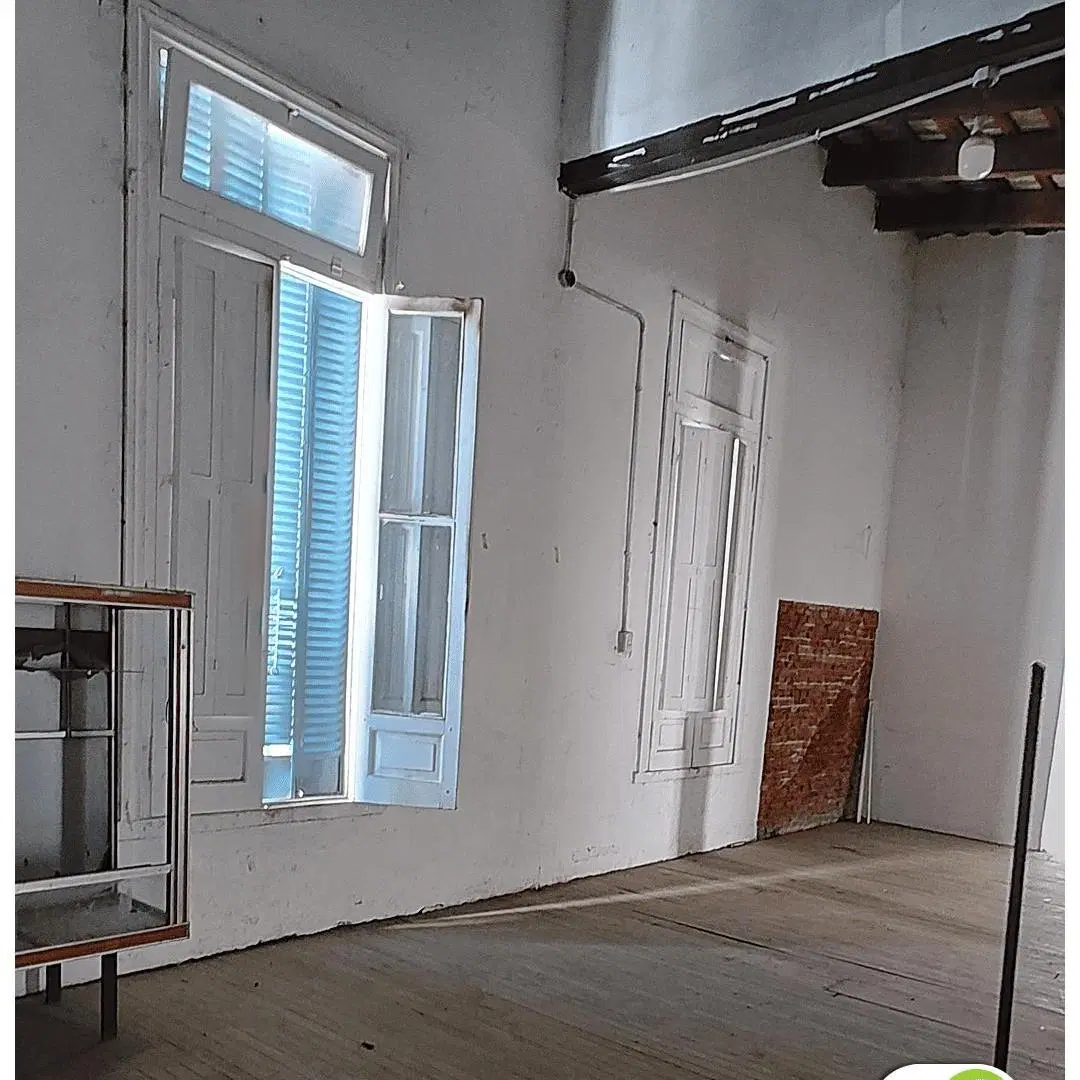 Casa a refaccionar o demoler sobre Av. Rocamora, gran proyección comercial o edilicia. 2