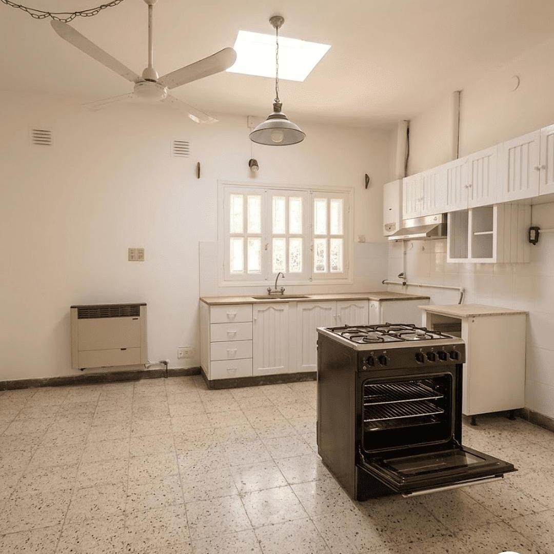 Foto de Alquiler. Casa céntrica con 3 dormitorios, garaje y patio., imagen 4