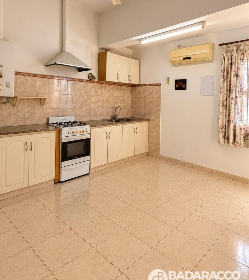 Foto de CASA EN UBICACIÓN PRIVILEGIADA. GUALEGUAYCHU Ubicación: Andrade 640, imagen 1