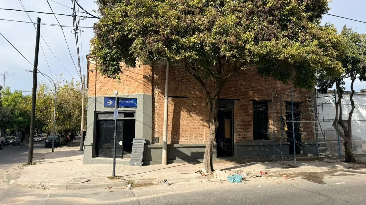 Venta Local con cocheras. Bº Pueyrredón. 120mts 3