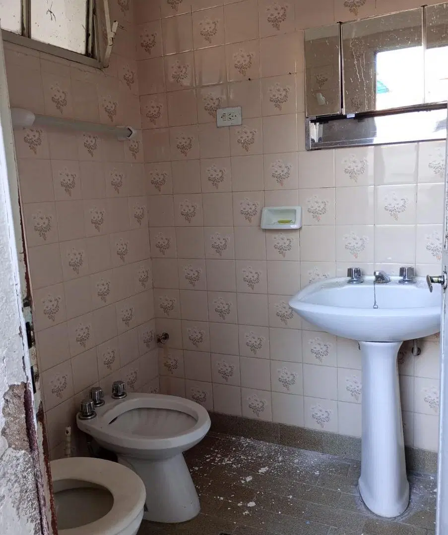 Venta casa 3 dorm. 2 baños. Con garage. Patio. Yapeyú 2