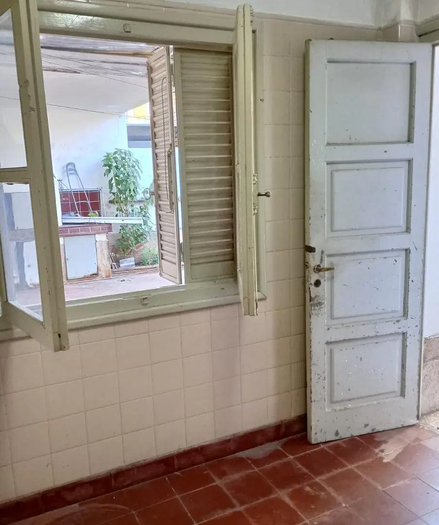 Venta casa 3 dorm. 2 baños. Con garage. Patio. Yapeyú 1