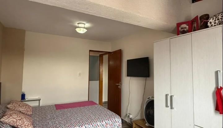 Foto de Venta Departamento en barrio General Paz. 3 dorm. 2 baños. Impecable, imagen 2