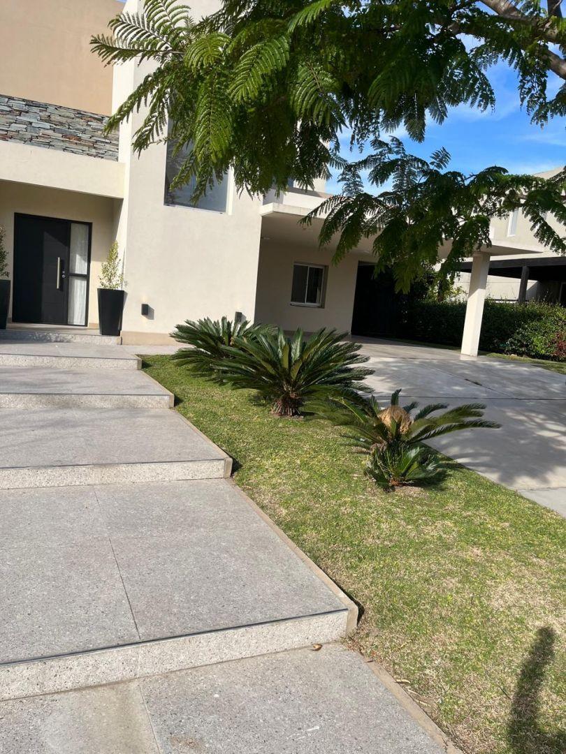 Casa 6 ambientes. | santa maria de las conchas al 4200