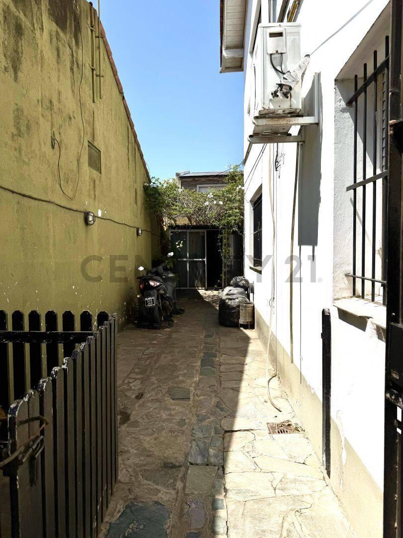 Venta de Casa de 6 Ambientes 4 Dorm., Tigre Centro 2 Casas 3