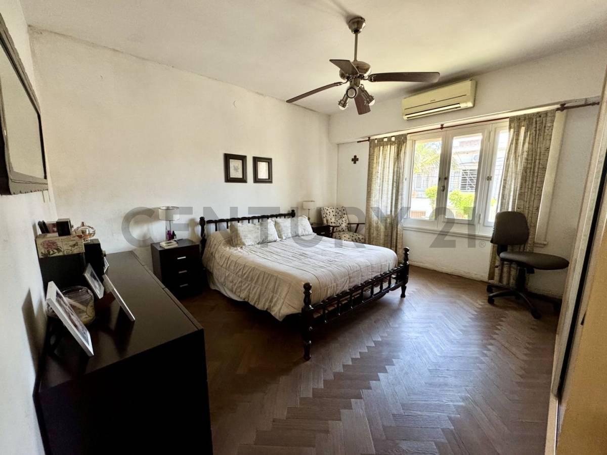 Venta de Casa de 6 Ambientes 4 Dorm., Tigre Centro 2 Casas 2