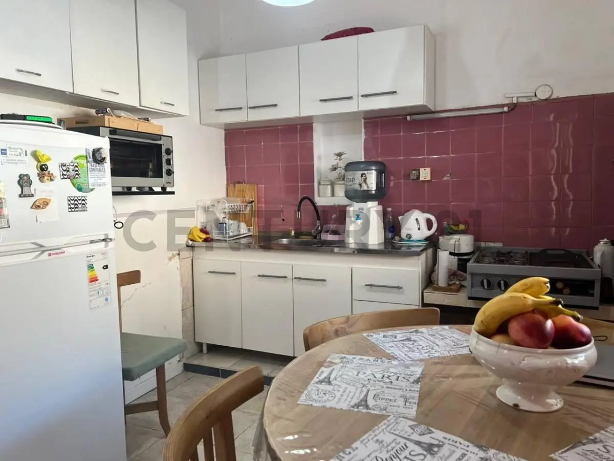Venta de departamento Ph al fondo en Tigre centro con 3 dormitorios - A RECICLAR 4