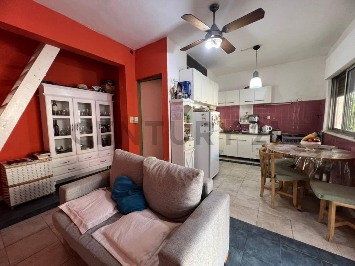 Venta de departamento Ph al fondo en Tigre centro con 3 dormitorios - A RECICLAR